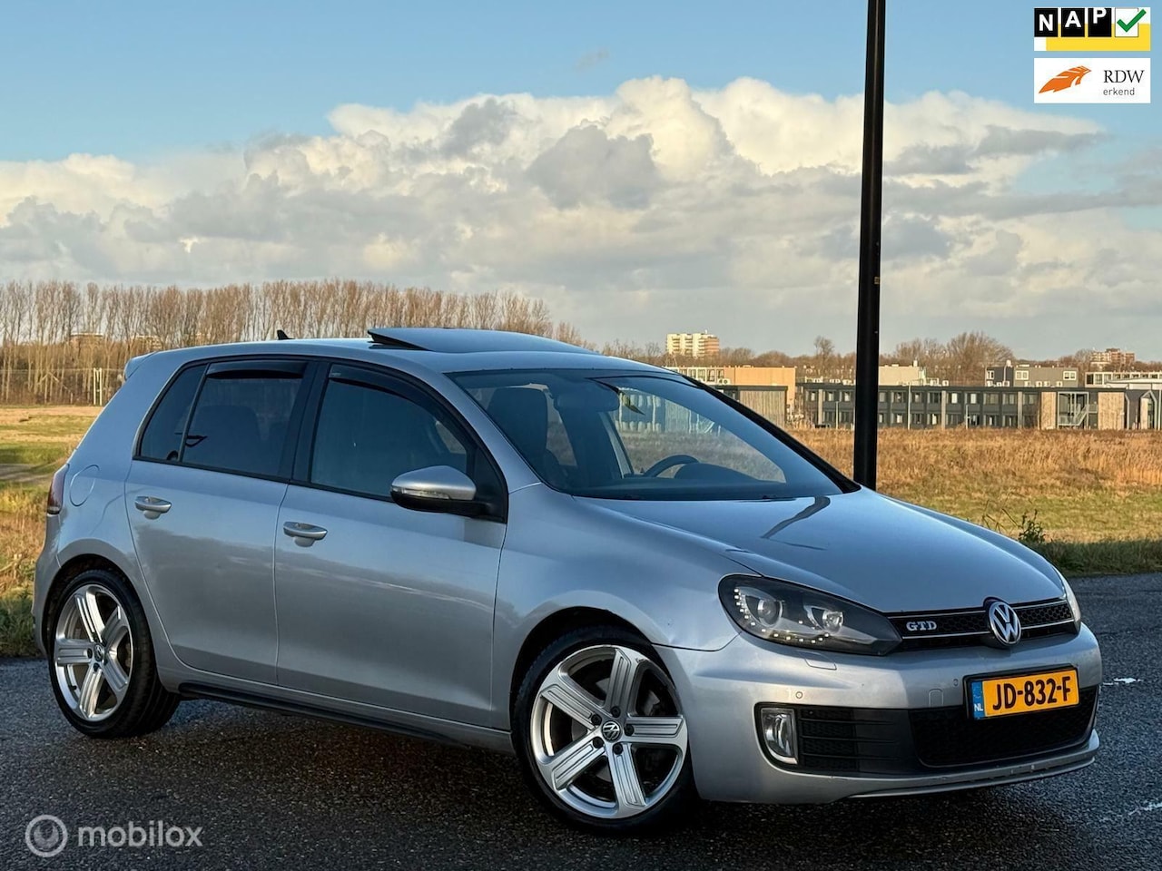 Volkswagen Golf - 2.0 GTD Automaat|Pano|Xenon|Cruise|Nav|Boekj - AutoWereld.nl