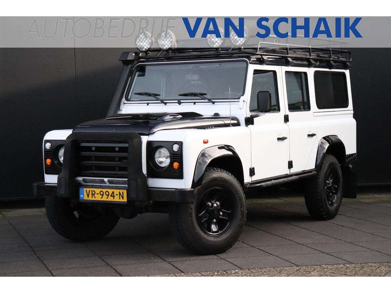 Land Rover Defender 110 - 2.2 D HT 110" E | ELEK. RAMEN | CRUISE | TREKHAAK | - AutoWereld.nl