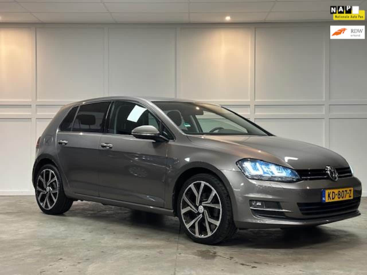 Volkswagen Golf - TSI Trendline / 2015 / Airco / Cruise / Stoelverwarming - AutoWereld.nl