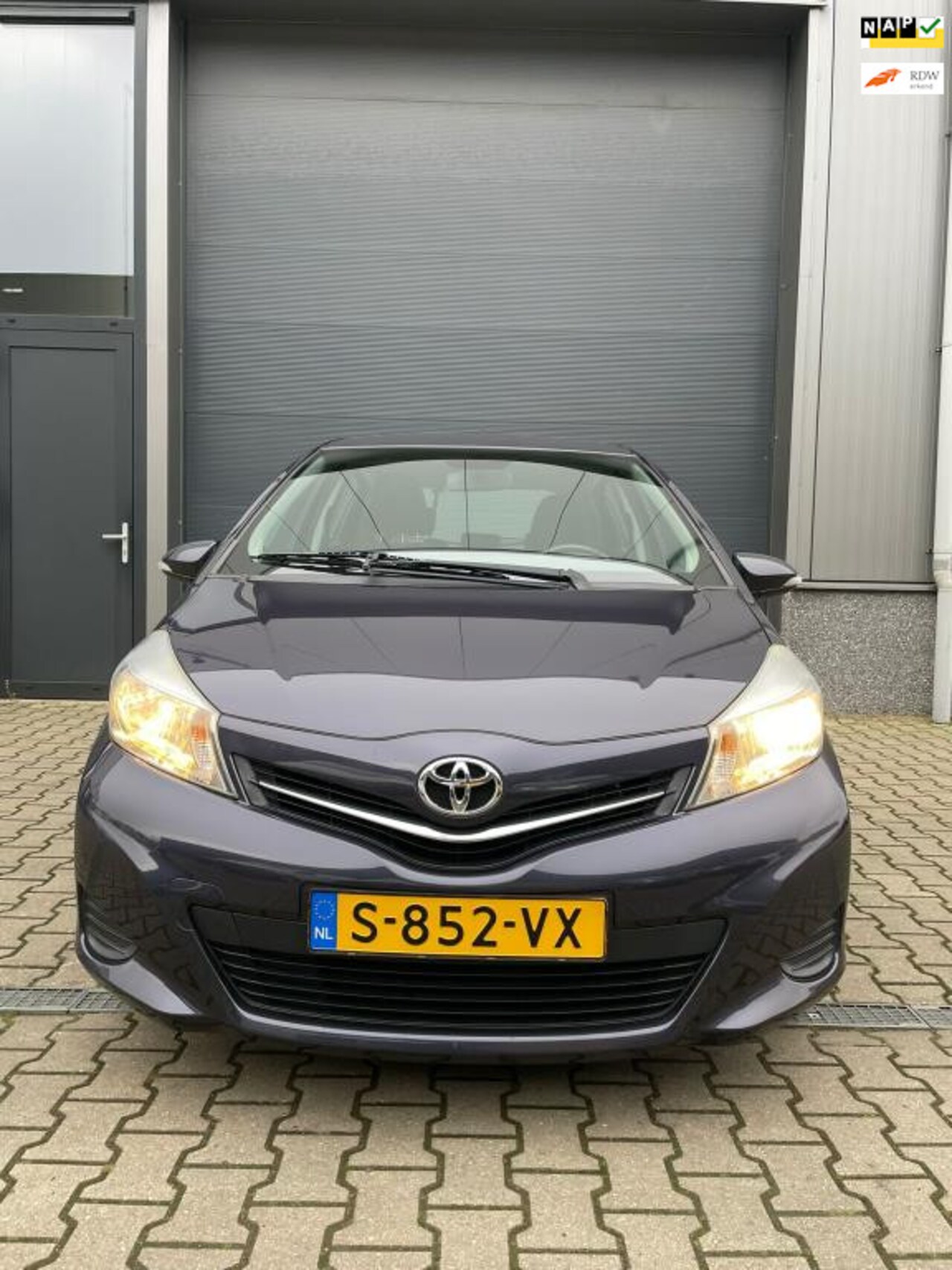 Toyota Yaris - 1.0 VVT-i Aspiration 1.0 VVT-i Aspiration - AutoWereld.nl