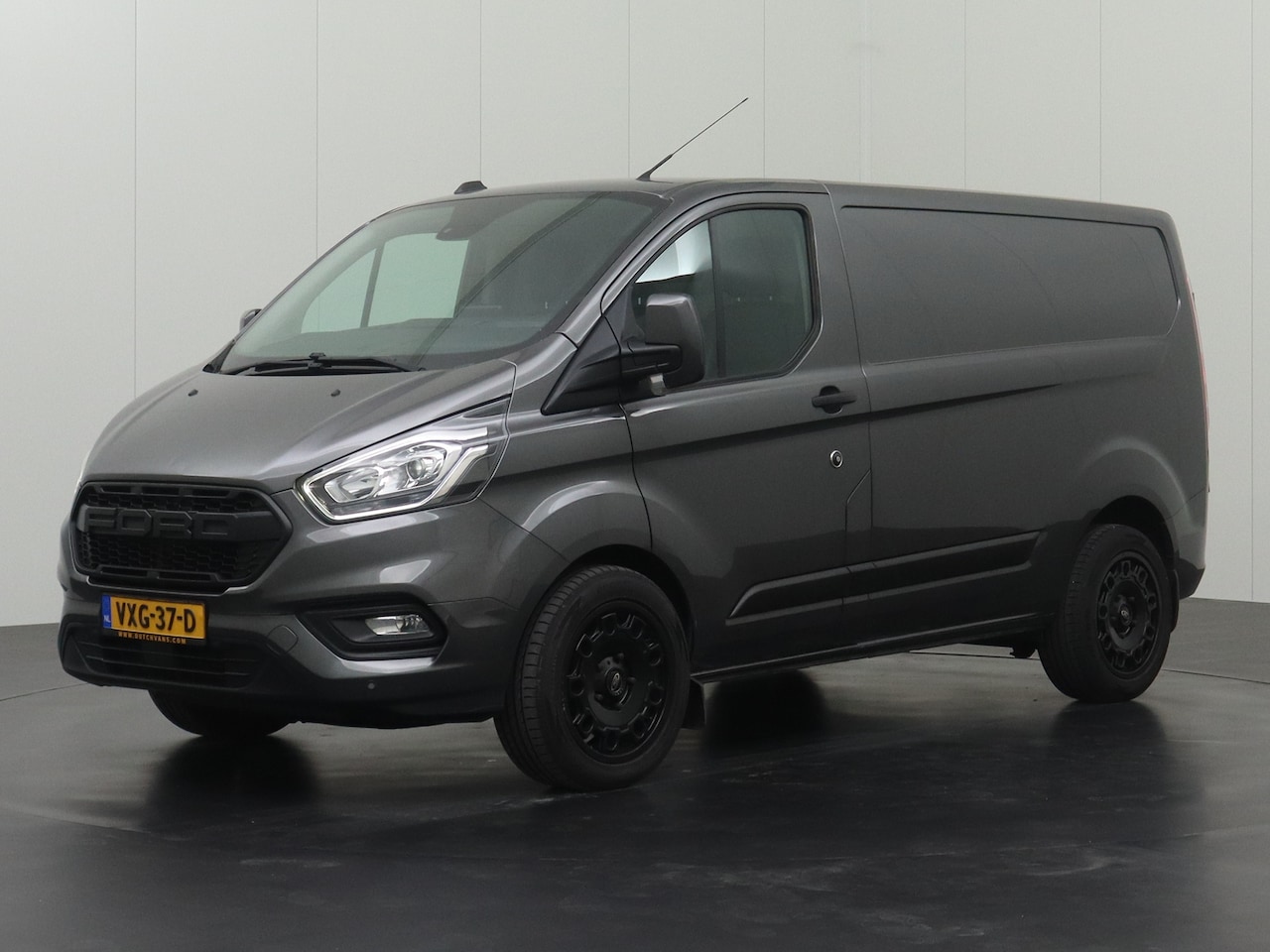 Ford Transit Custom - 2.0TDCI 130PK Raptor Edition | Trekhaak 2500kg | Leder | Betimmering | Multimedia - AutoWereld.nl