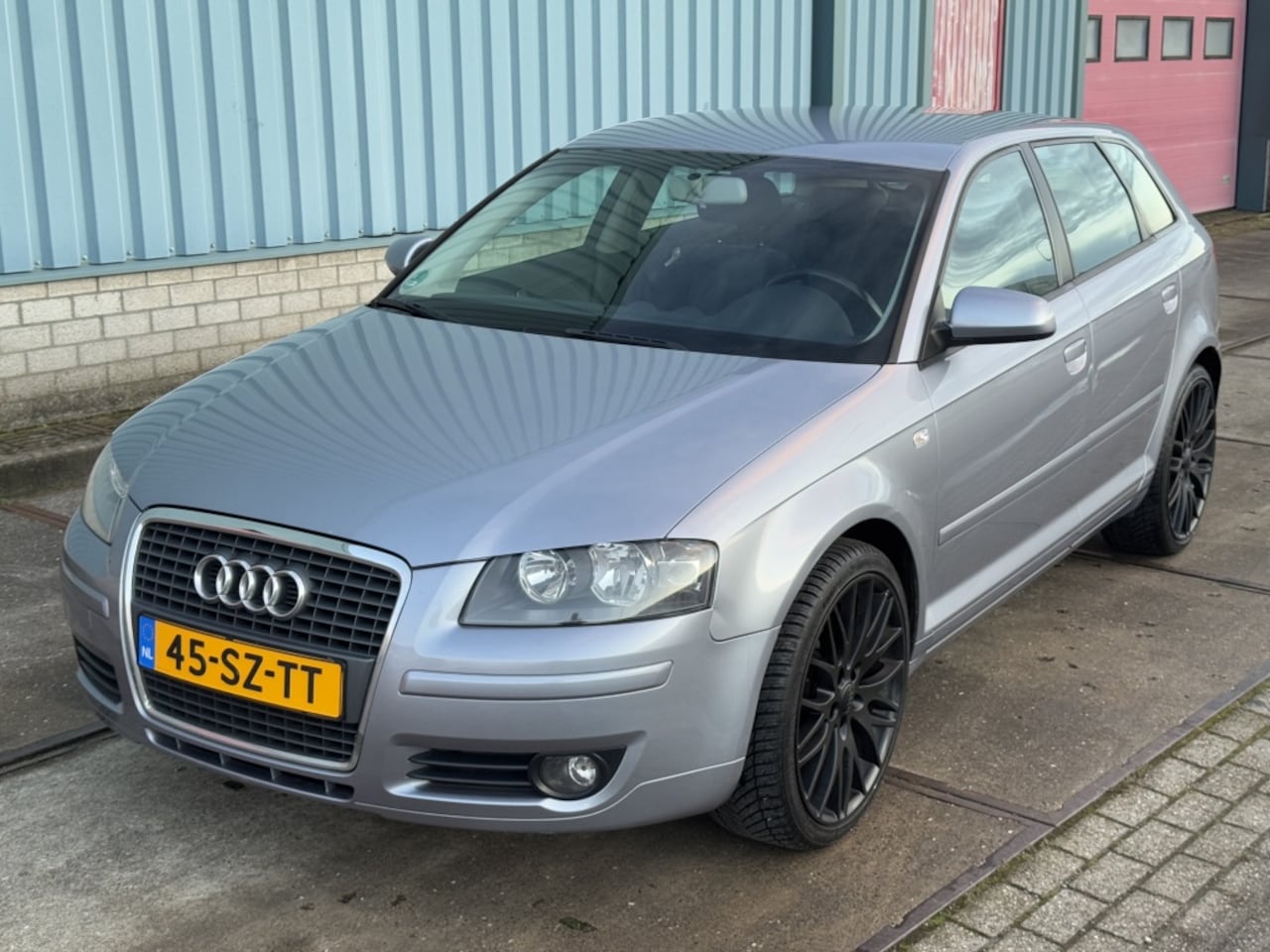 Audi A3 Sportback - 1.6 FSI Attraction 1.6 FSI Attraction - AutoWereld.nl