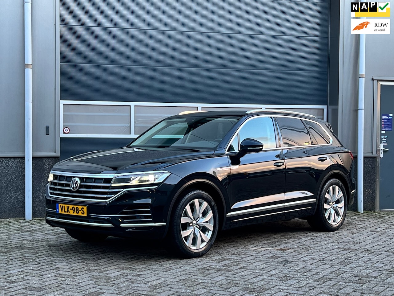 Volkswagen Touareg - 3.0 TDI bj.2018 Facelift|Camera|BTW|Grijs kent. - AutoWereld.nl