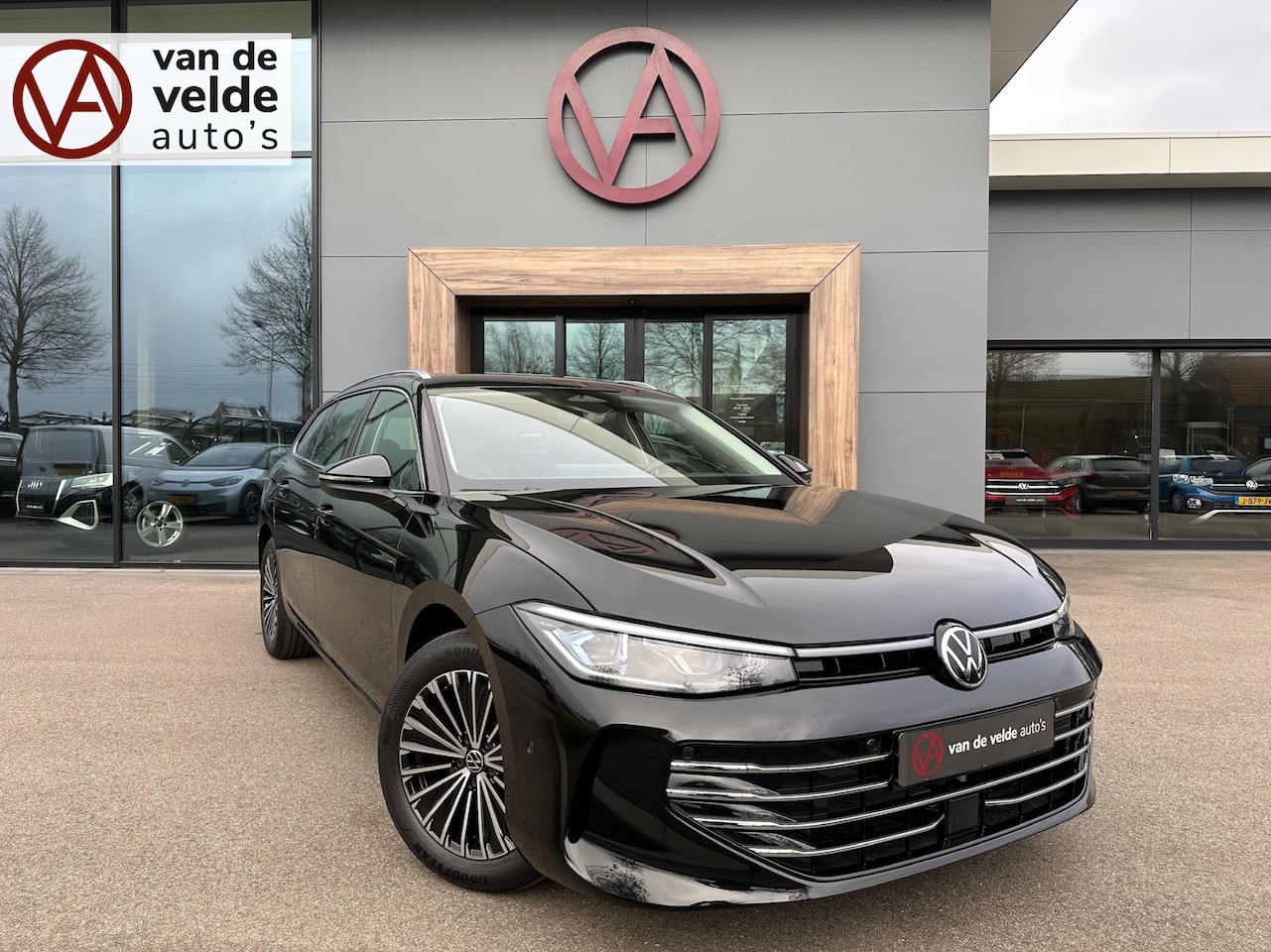 Volkswagen Passat Variant - 1.5 eTSI 150pk Elegance | Alcantara | Head up | Camera | Dode hoek | Rijklaar - AutoWereld.nl