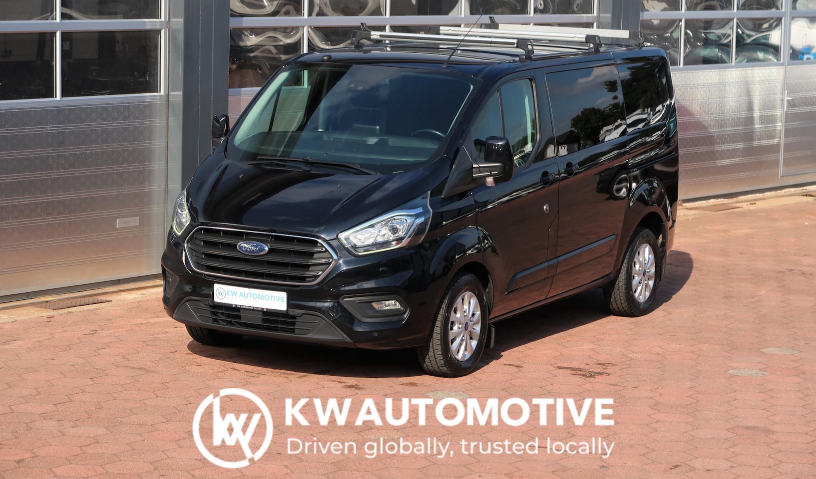 Ford Transit Custom - 300 2.0 TDCI L1H1 Limited DC MARGE/ CAMERA/ NAVI/ CRUISE/ CLIMA/ TREKHAAK - AutoWereld.nl