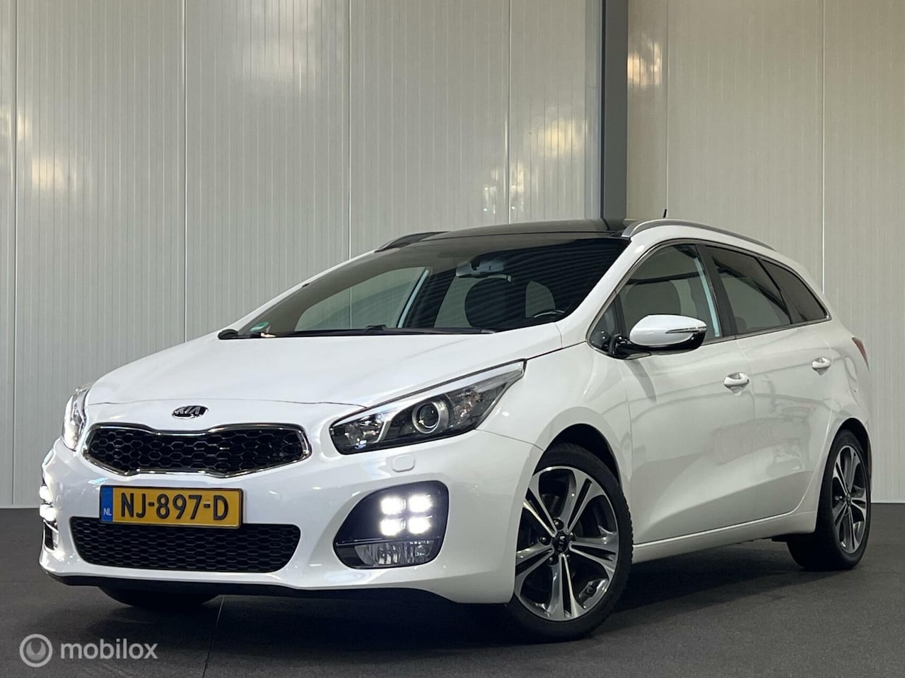 Kia Cee'd Sportswagon - 1.6 CRDi GT-Line AUTOMAAT [ NAP full option ] - AutoWereld.nl