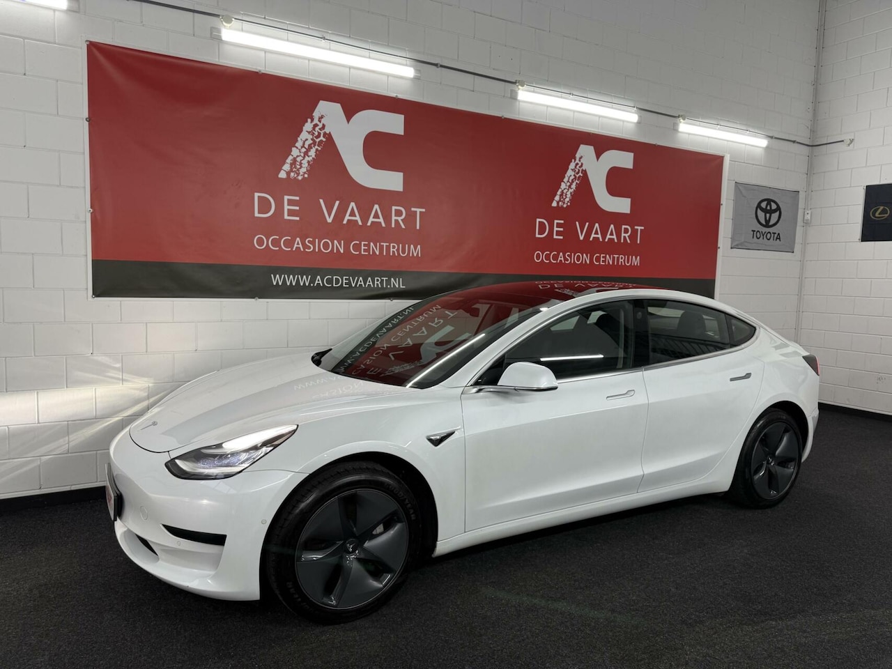 Tesla Model 3 - Standard RWD Plus 60 kWh - AUTOPILOT/PANO/NAP - AutoWereld.nl