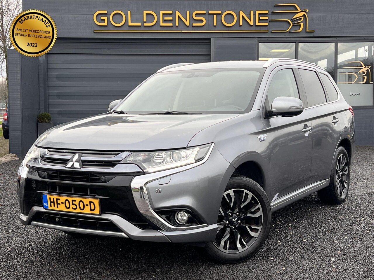 Mitsubishi Outlander - 2.0 PHEV Executive Edition 2e Eigenaar,Navi,Camera,Clima,Cruise,PDC,Leder,Trekhaak,N.A.P,N - AutoWereld.nl