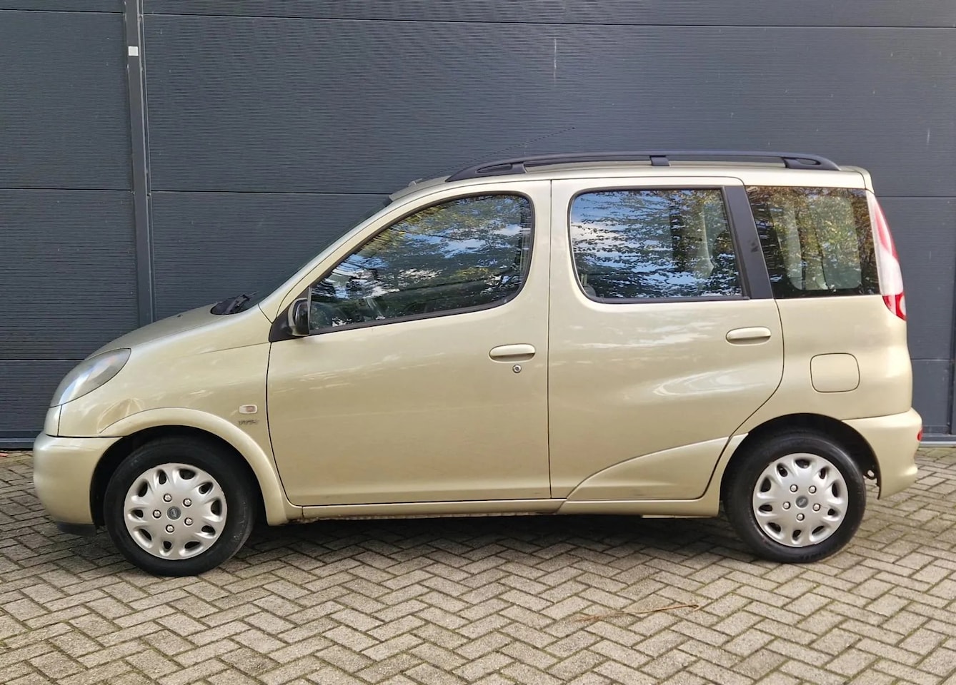 Toyota Yaris Verso - 1.5-16V VVT-i Sol 1.5 16V VVT-i Sol - AutoWereld.nl