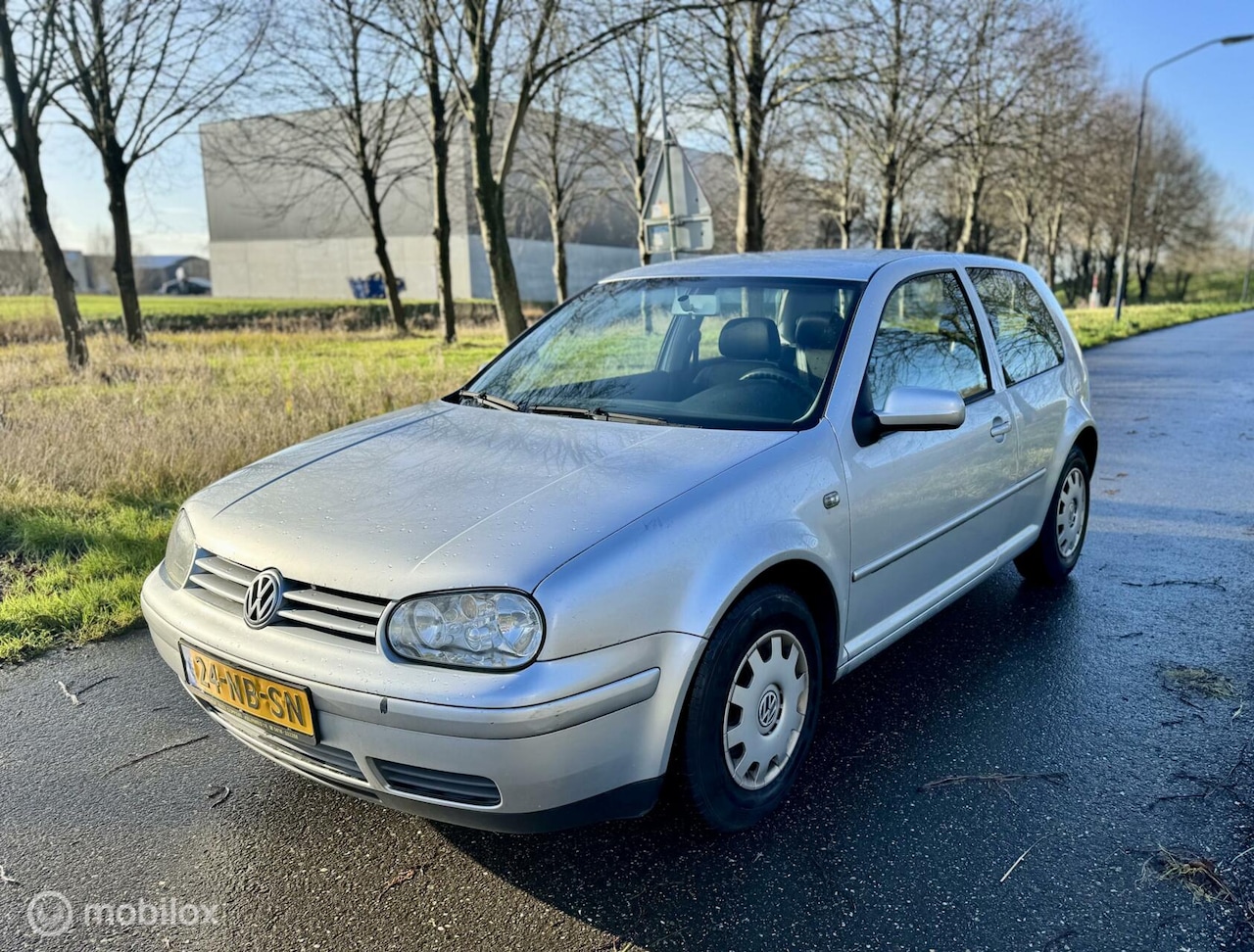 Volkswagen Golf - 1.4-16V - NEW APK 01/26 - AIRCO - TREKHAAK - AutoWereld.nl