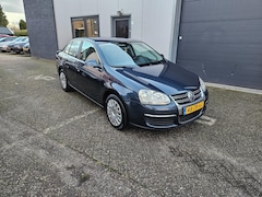 Volkswagen Jetta - 1.6 FSI Comfortline/ Clima/ Cruise