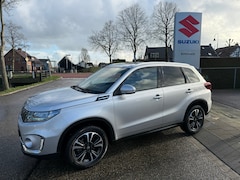 Suzuki Vitara - 1.5 Full Hybrid Style // AUTOMAAT // Trekhaak // Weinig kilometers // All-season banden //