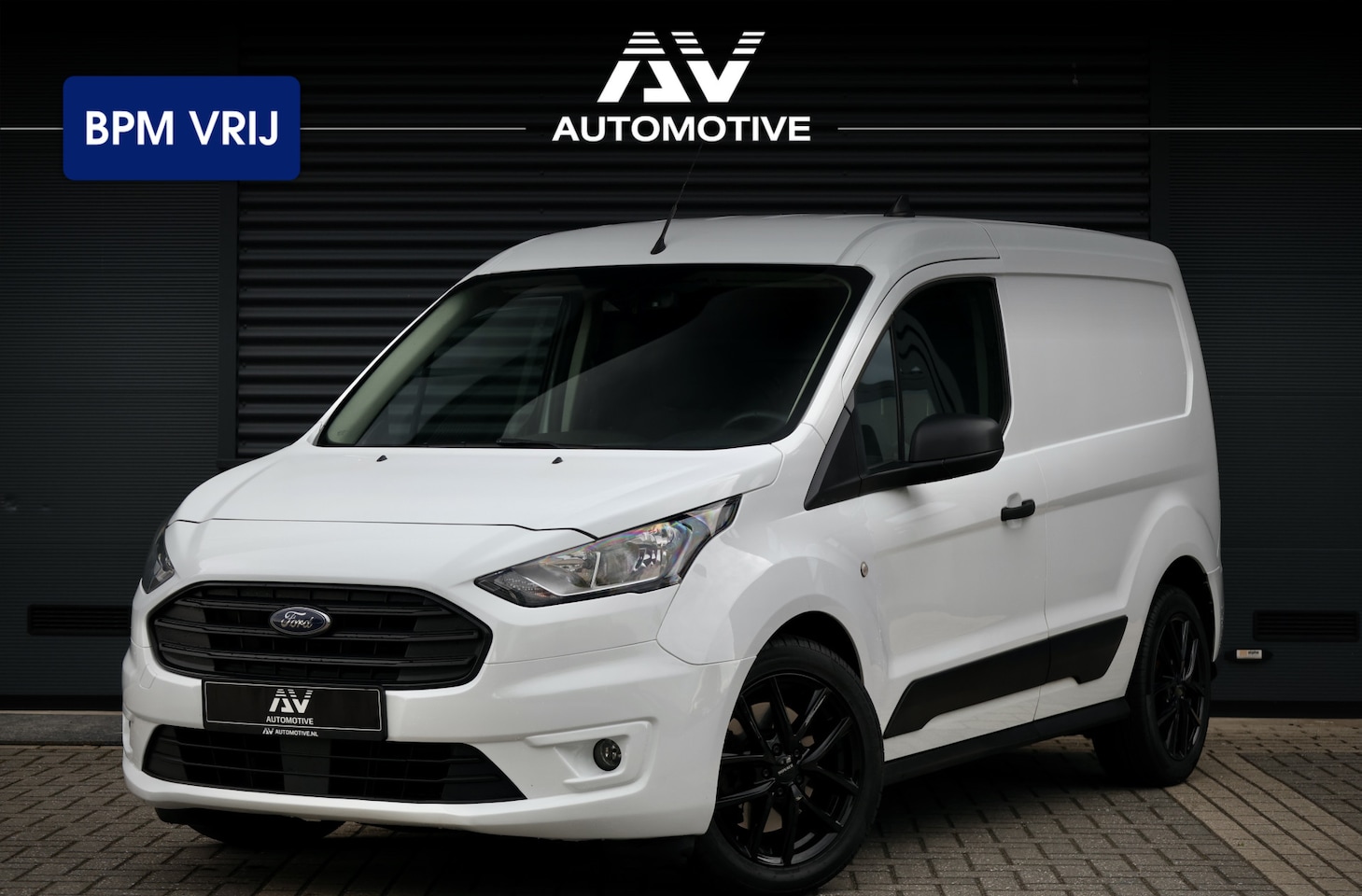 Ford Transit Connect - 1.0 Ecoboost 100 PK | 3-Zitter | CarPlay | Camera | Stoelverwarming | Trekhaak | Airco | S - AutoWereld.nl