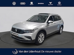 Volkswagen Tiguan - 1.5 TSI 150pk Automaat Life Business | Trekhaak | Panoramadak | n