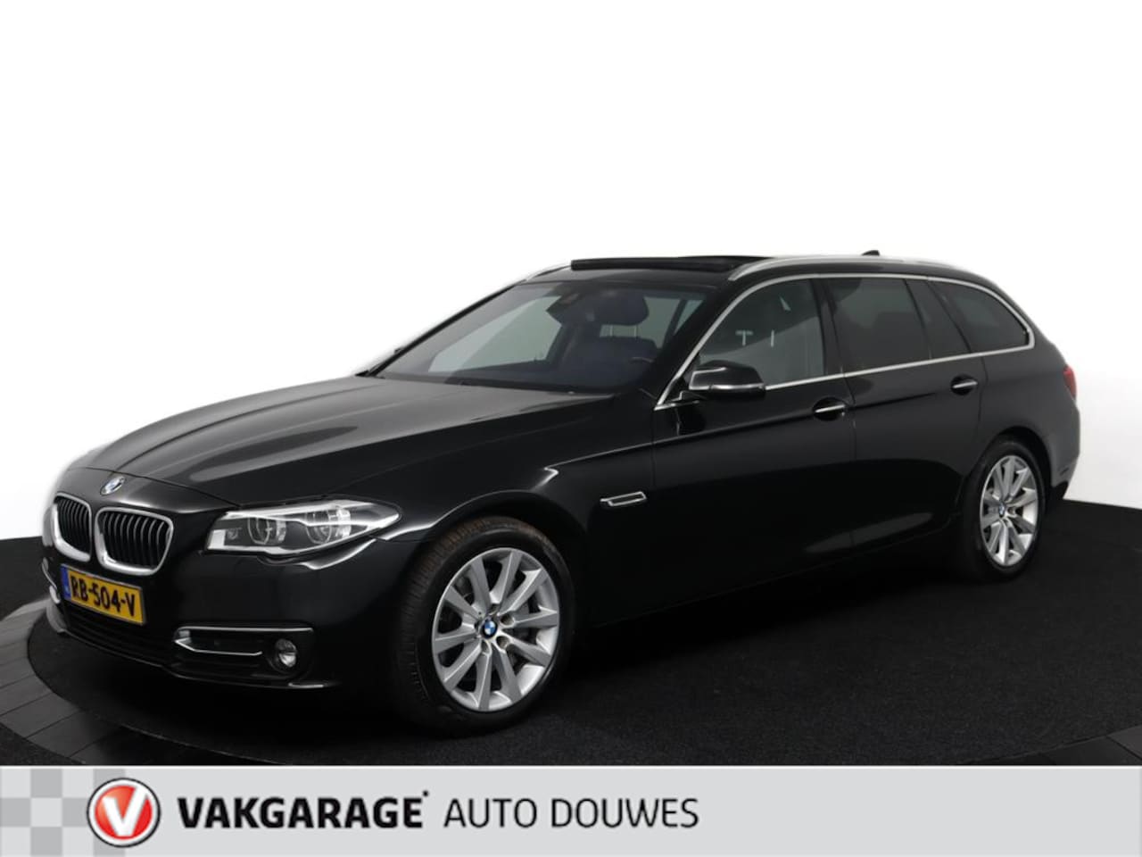 BMW 5-serie Touring - 530xd Luxury Edition | Bomvol | Automaat | Leder | Pano | Euro 6 | Wintersport! - AutoWereld.nl