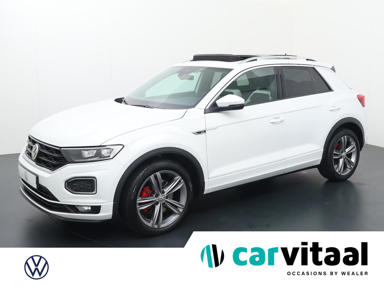 Volkswagen T-Roc - 1.5 TSI Sport Business R | 150 PK | Automaat | Panoramadak | Navigatiesysteem | El. achter - AutoWereld.nl