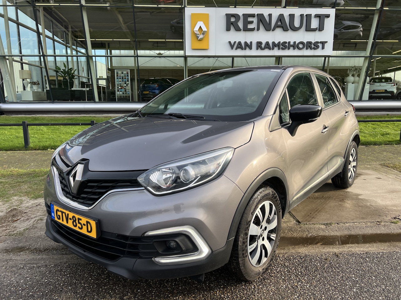 Renault Captur - 0.9 TCe Limited / Keyless / Stoelverw. V / Cruise / Applecarplay - Androidauto / - AutoWereld.nl