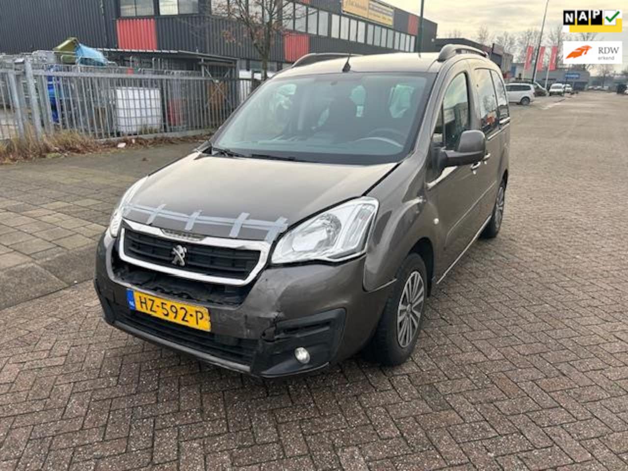 Peugeot Partner Tepee - 1.6 BlueHDi Active 1.6 BlueHDi Active - AutoWereld.nl