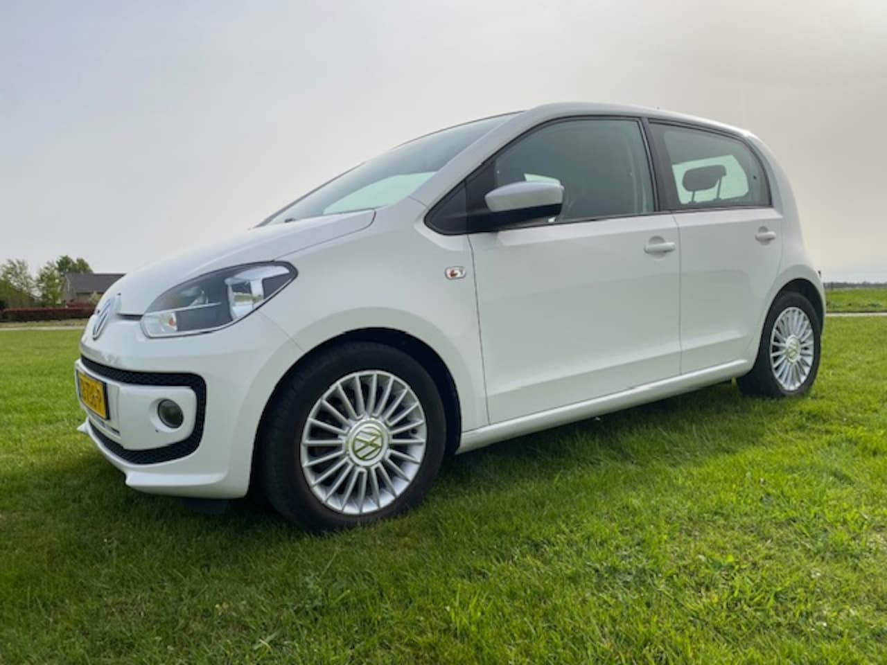 Volkswagen Up! - 1.0 44KW/60PK 5-DRS High - AutoWereld.nl