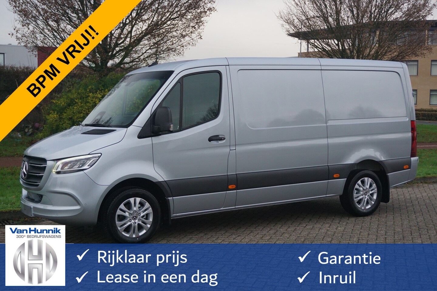 Mercedes-Benz Sprinter - 319CDI Select L2H1 BPM VRIJ!! 10.25" Mbux, ACC, LED, 3.5T Trekhaak, 17" LM!! NR. *964* - AutoWereld.nl