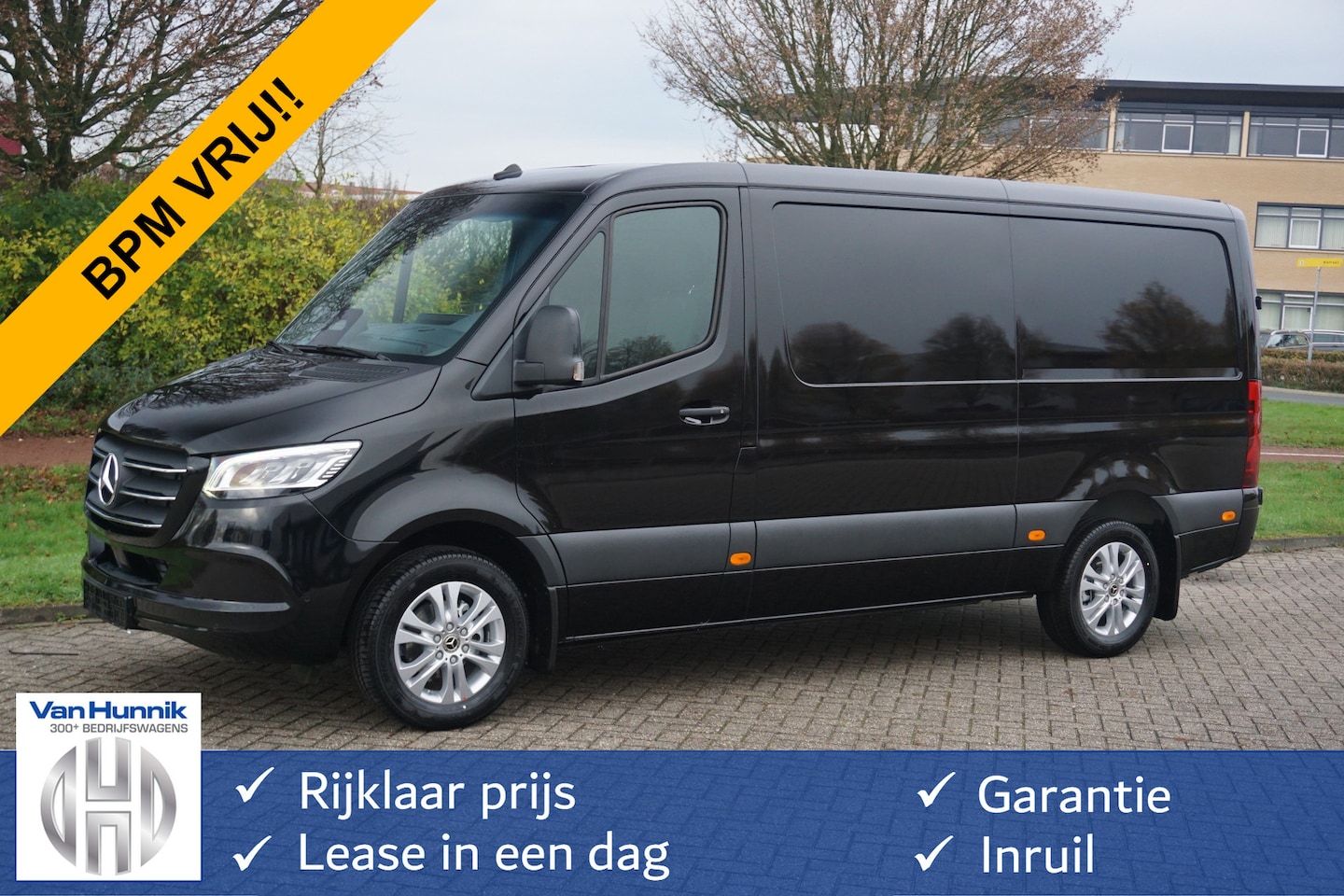 Mercedes-Benz Sprinter - 319CDI Select L2H1 BPM VRIJ!! 10.25" Mbux, ACC, LED, 3.5T Trekhaak, 17" LM!! NR. *595* - AutoWereld.nl