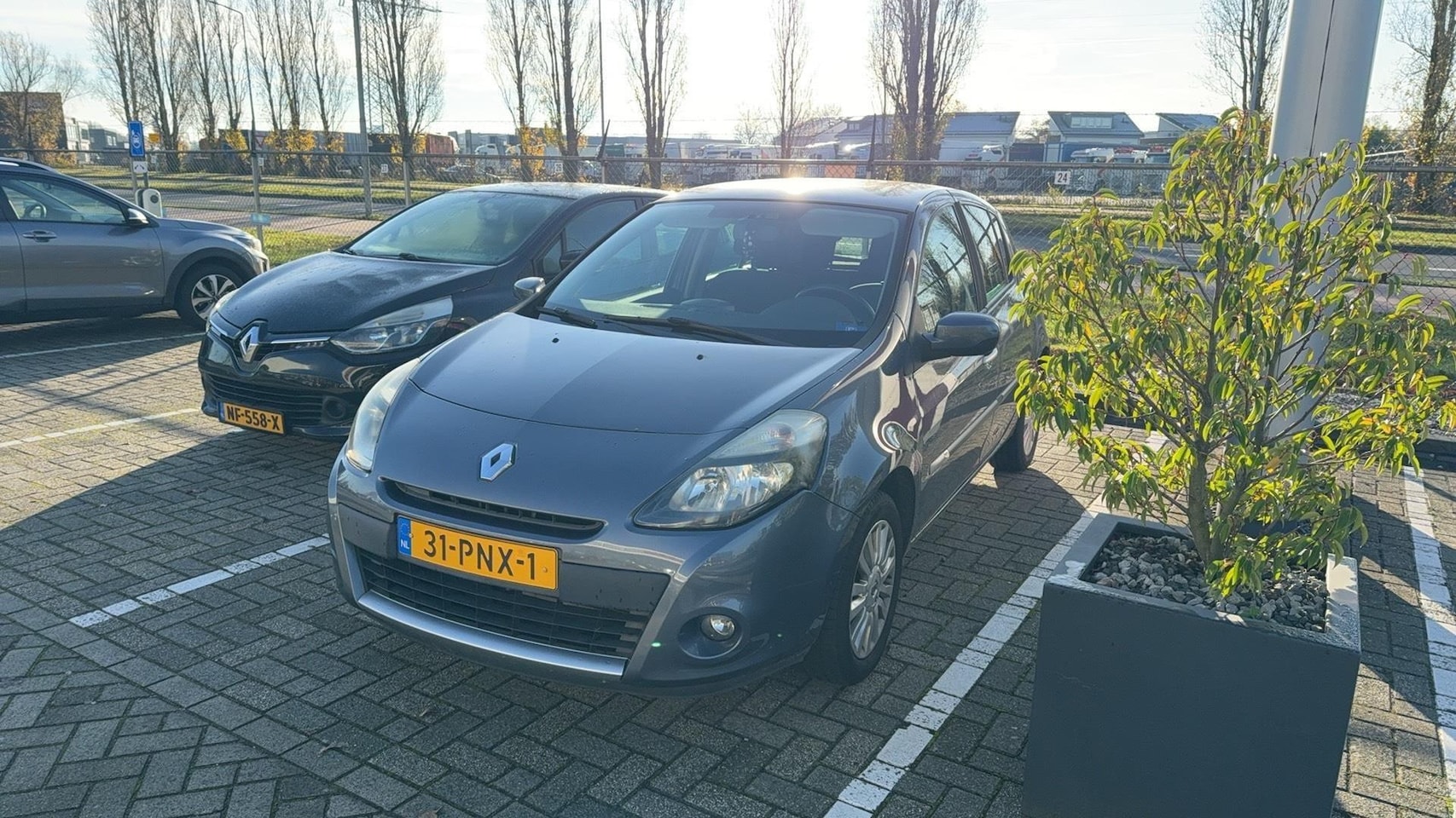 Renault Clio - 1.2 Collection NL-Auto | 5-deurs | Airco | Radio-CD | LM-velgen - AutoWereld.nl