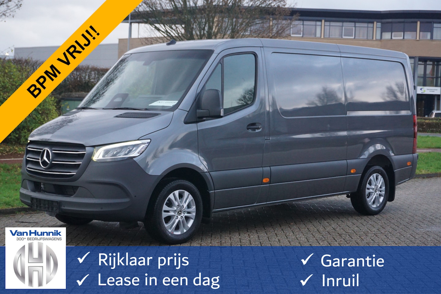 Mercedes-Benz Sprinter - 319CDI Select L2H1 BPM VRIJ!! 10.25" Mbux, ACC, LED, 3.5T Trekhaak, 17" LM!! NR. *966* - AutoWereld.nl