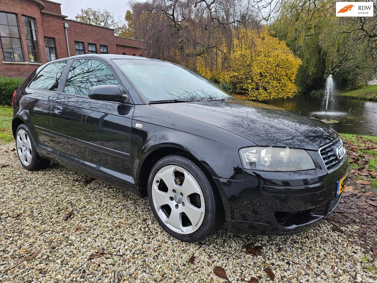 Audi A3 - 1.6 FSI Attraction *apk:11-2025* - AutoWereld.nl