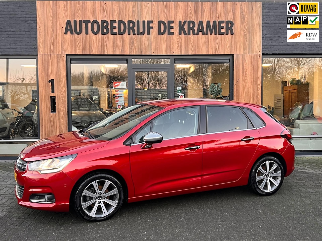 Citroën C4 - 1.2 PureTech Feel Collection 1.2 PureTech Feel Collection - AutoWereld.nl