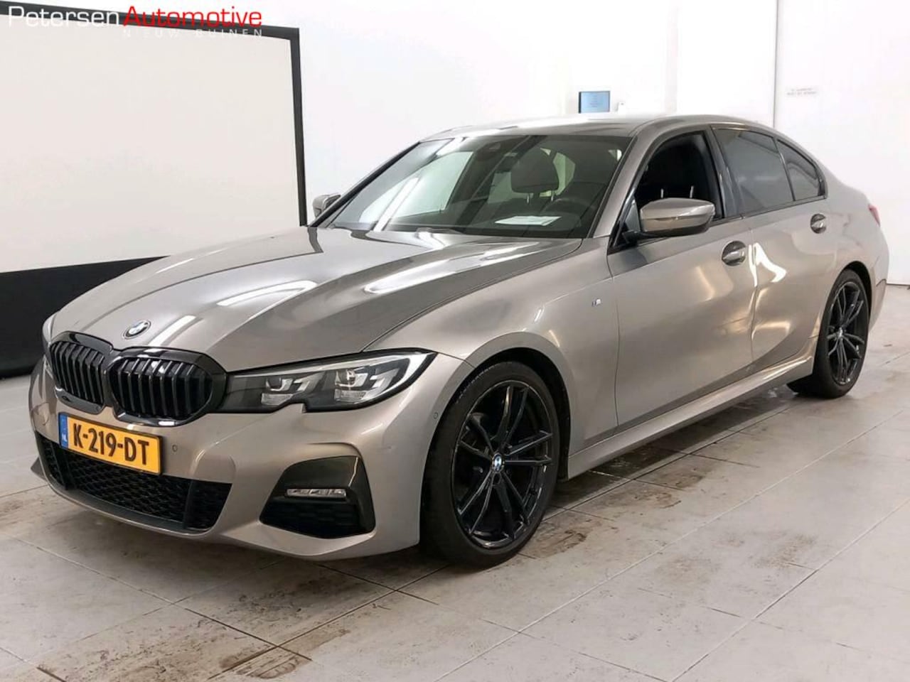 BMW 3-serie - 318i M-Sport High Executive *Carplay* Incl BTW* - AutoWereld.nl