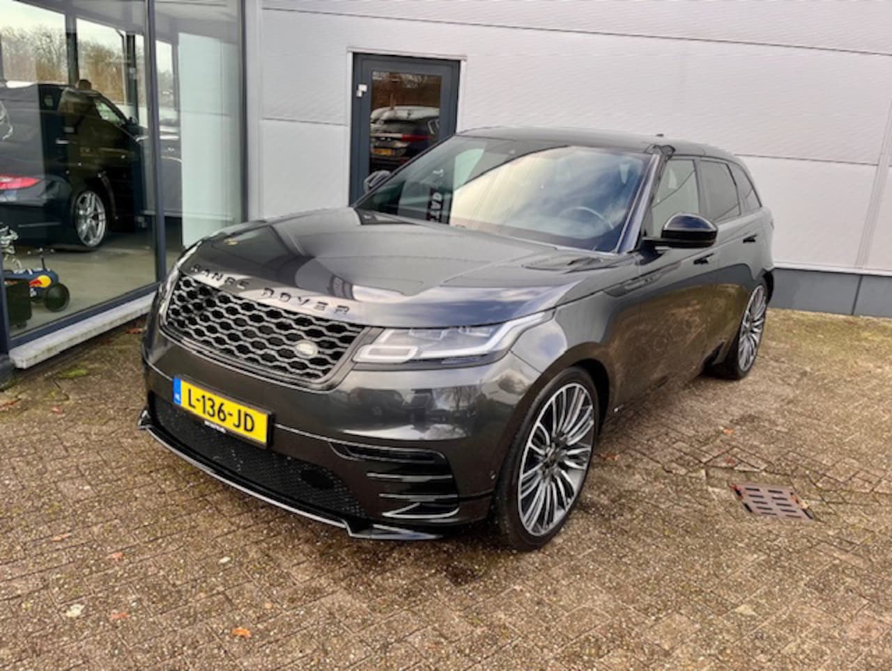 Land Rover Range Rover Velar - 3.0 V6 300PK | 22 INCH| PANO | HSE R-DYNAMIC - AutoWereld.nl