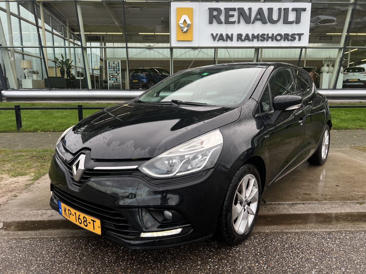 Renault Clio - 0.9 TCe Limited / Cruise / PDC Achter / Armsteun V / DAB / - AutoWereld.nl