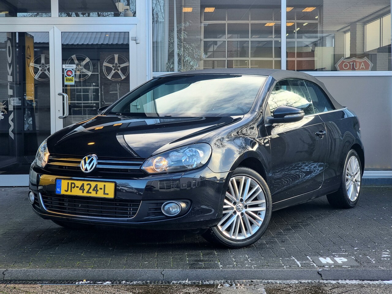 Volkswagen Golf Cabriolet - 1.2 TSI BlueMotion STOELVERW. / PARKEERSENSOREN / NAVI / NAP - AutoWereld.nl