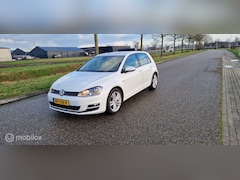 Volkswagen Golf - 1.0 TSI Trendline 2015 CLIMA / PDC / CRUISE