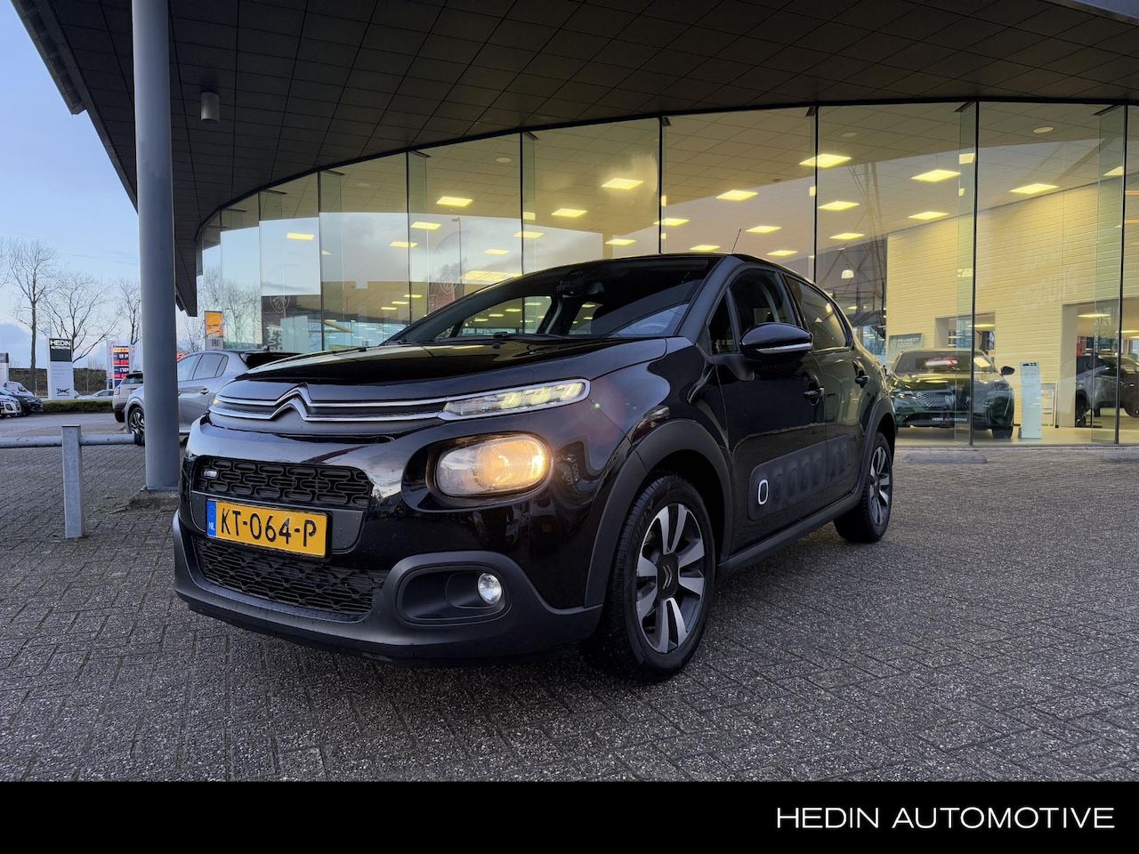 Citroën C3 - 1.2 Shine | Camera | PDC | LMV 16 inch | Navigatie - AutoWereld.nl