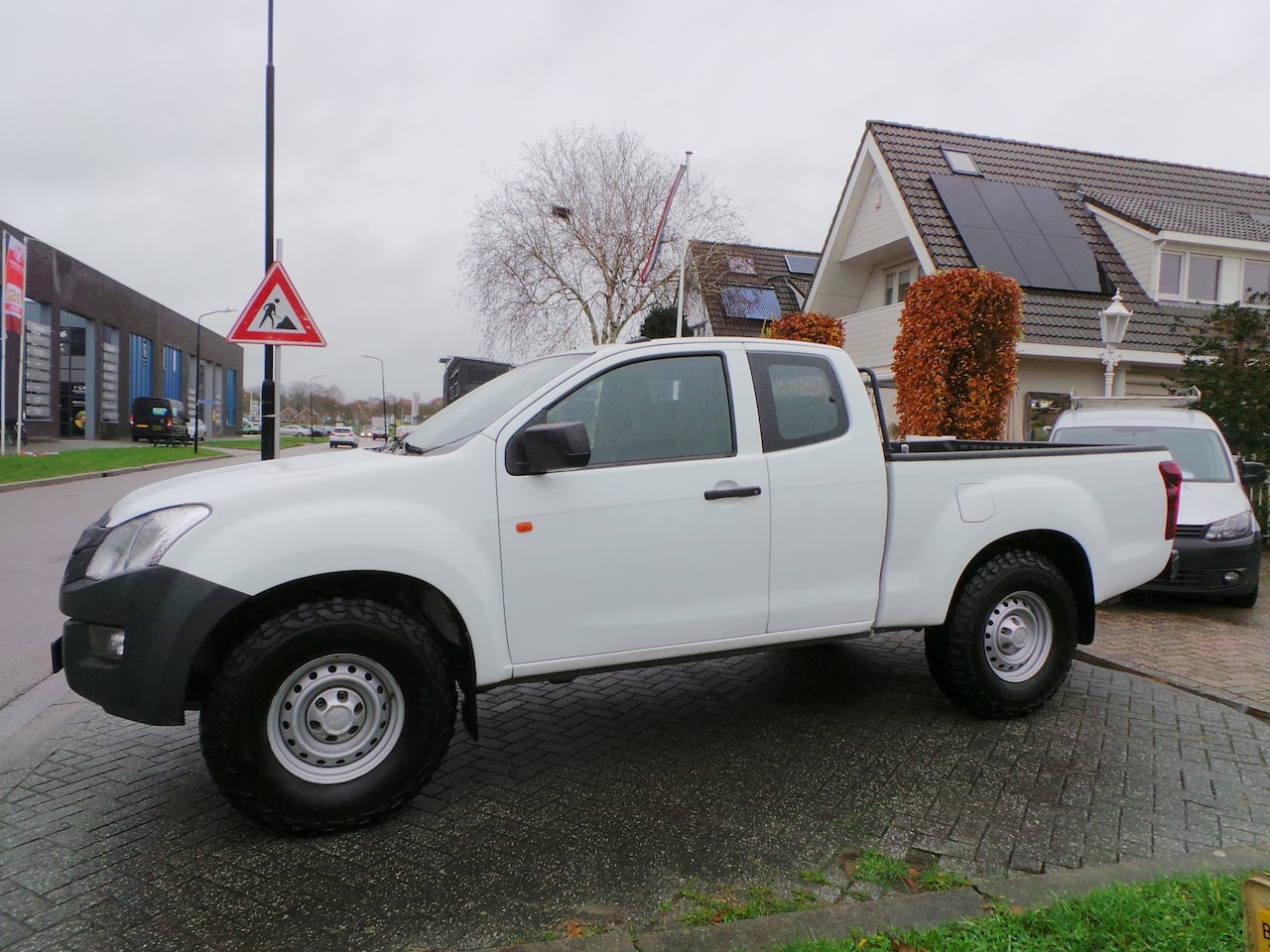 Isuzu D-Max - 2.5 Single Cab L 4X4 airco,trekhaak - AutoWereld.nl