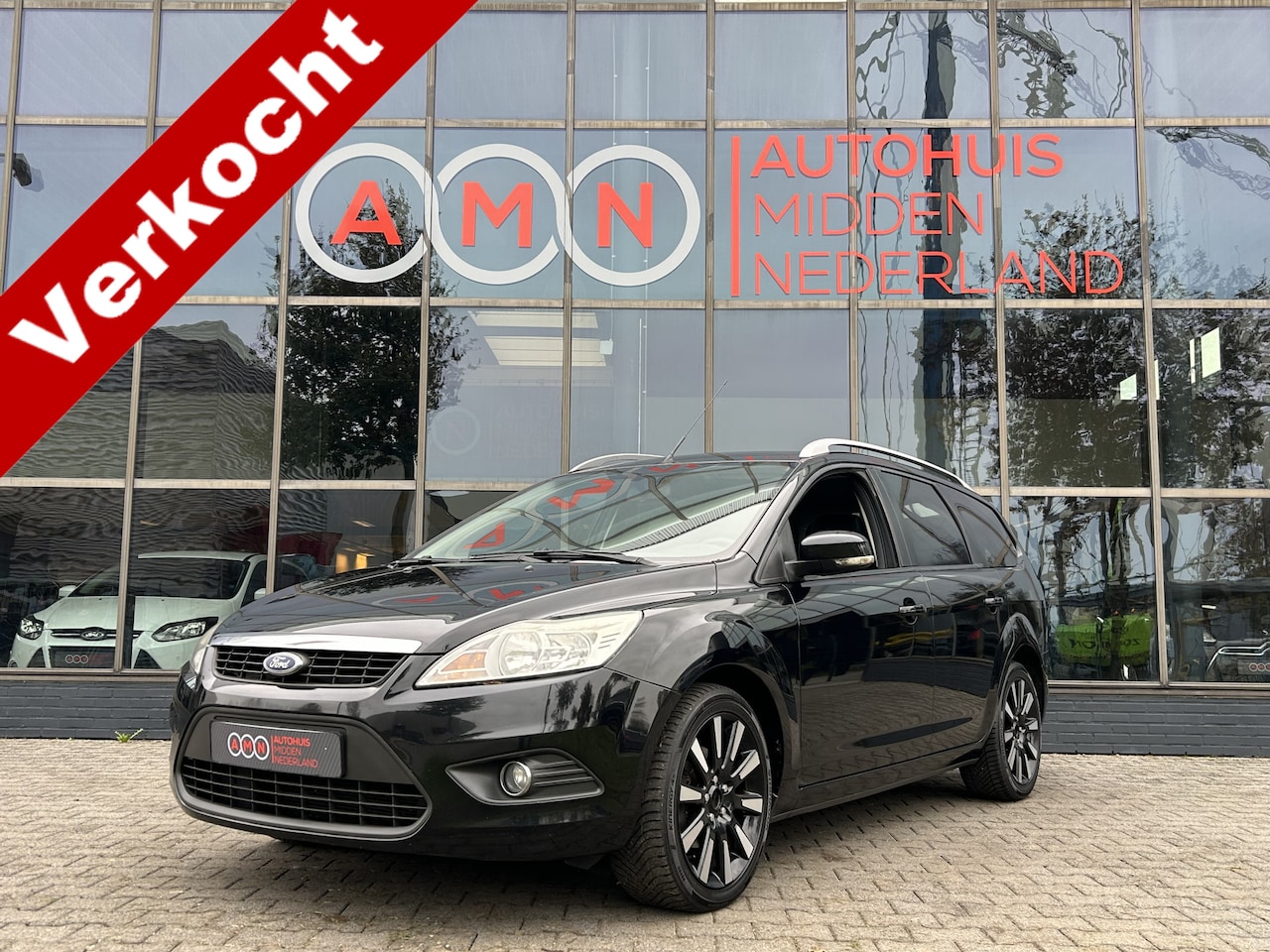 Ford Focus - 1.6 Black Magic Airco,LMV17”,101PK,Elektra pakket - AutoWereld.nl