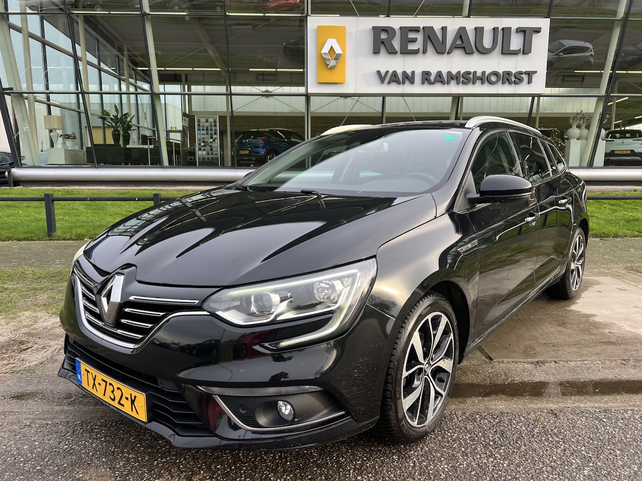 Renault Mégane Estate - 1.3 TCe Bose / Trekhaak / PDC 360'' / Camera / Lane assist / Applecarplay - Androidauto / - AutoWereld.nl