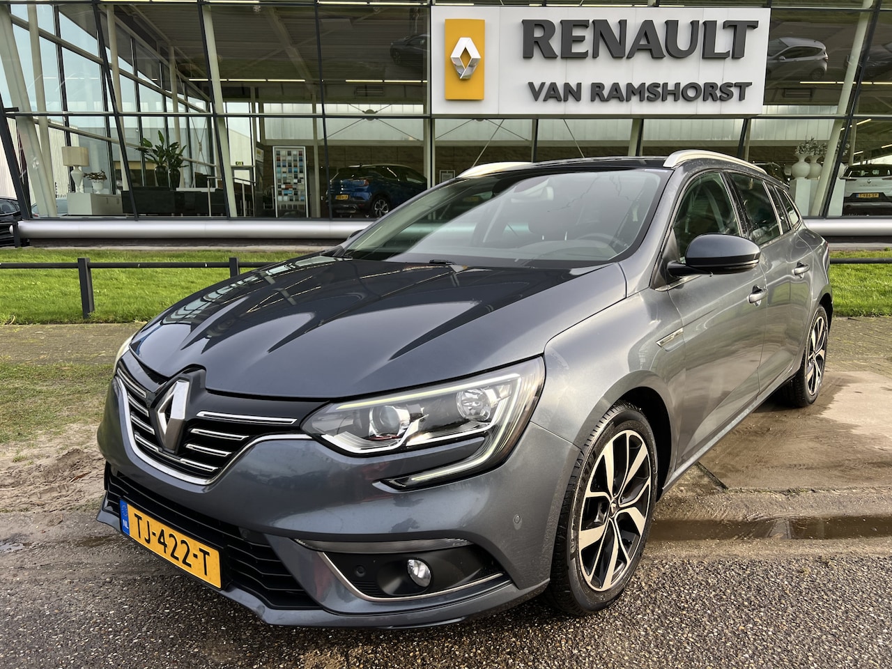 Renault Mégane Estate - 1.3 TCe Bose / Keyless / Climate / Camera / PDC 360'' / Applecarplay - Androidauto / - AutoWereld.nl