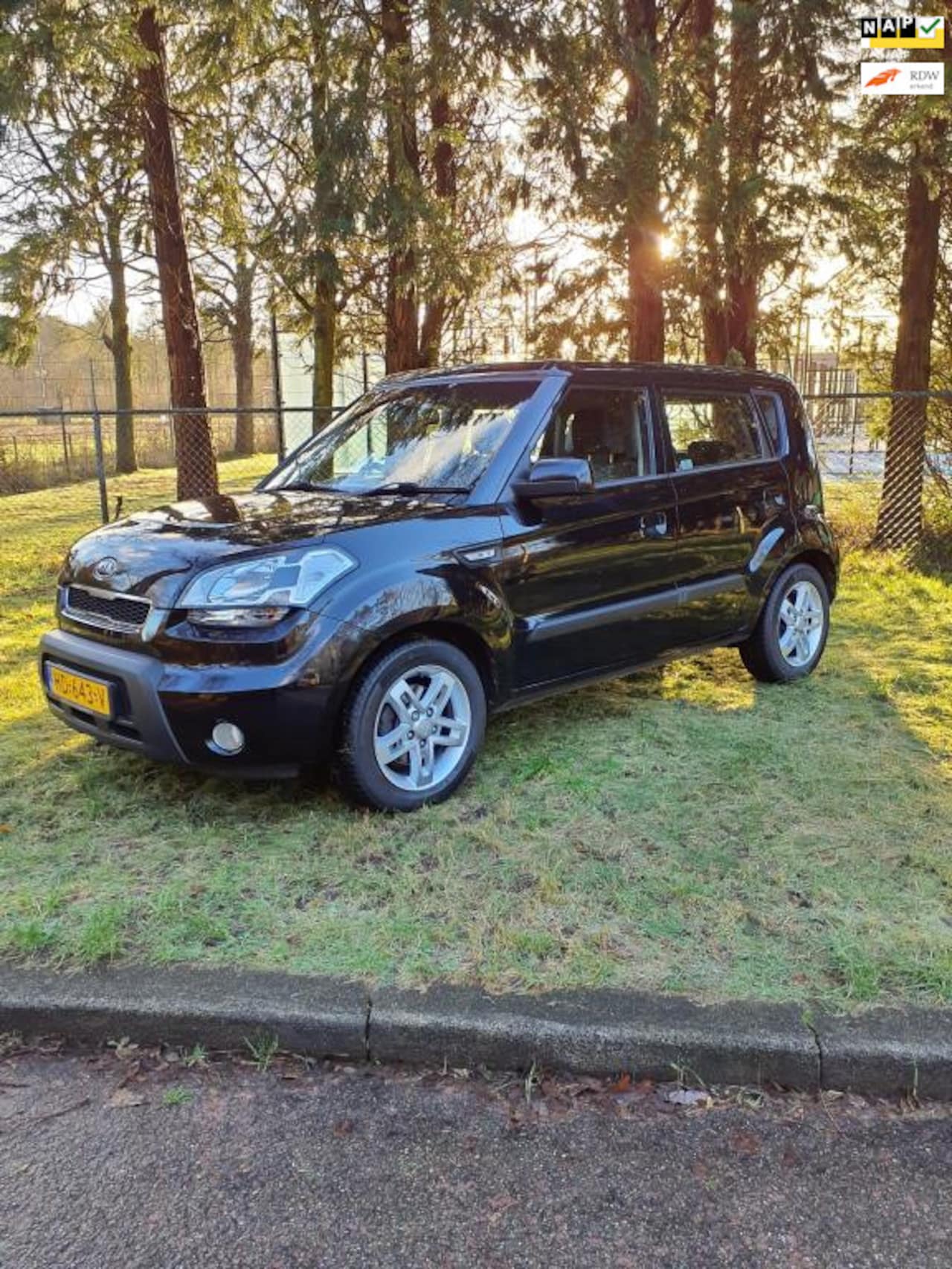 Kia Soul - 1.6 CRDi X-ecutive Automaat rechts gestuurd 90.000 mile - AutoWereld.nl