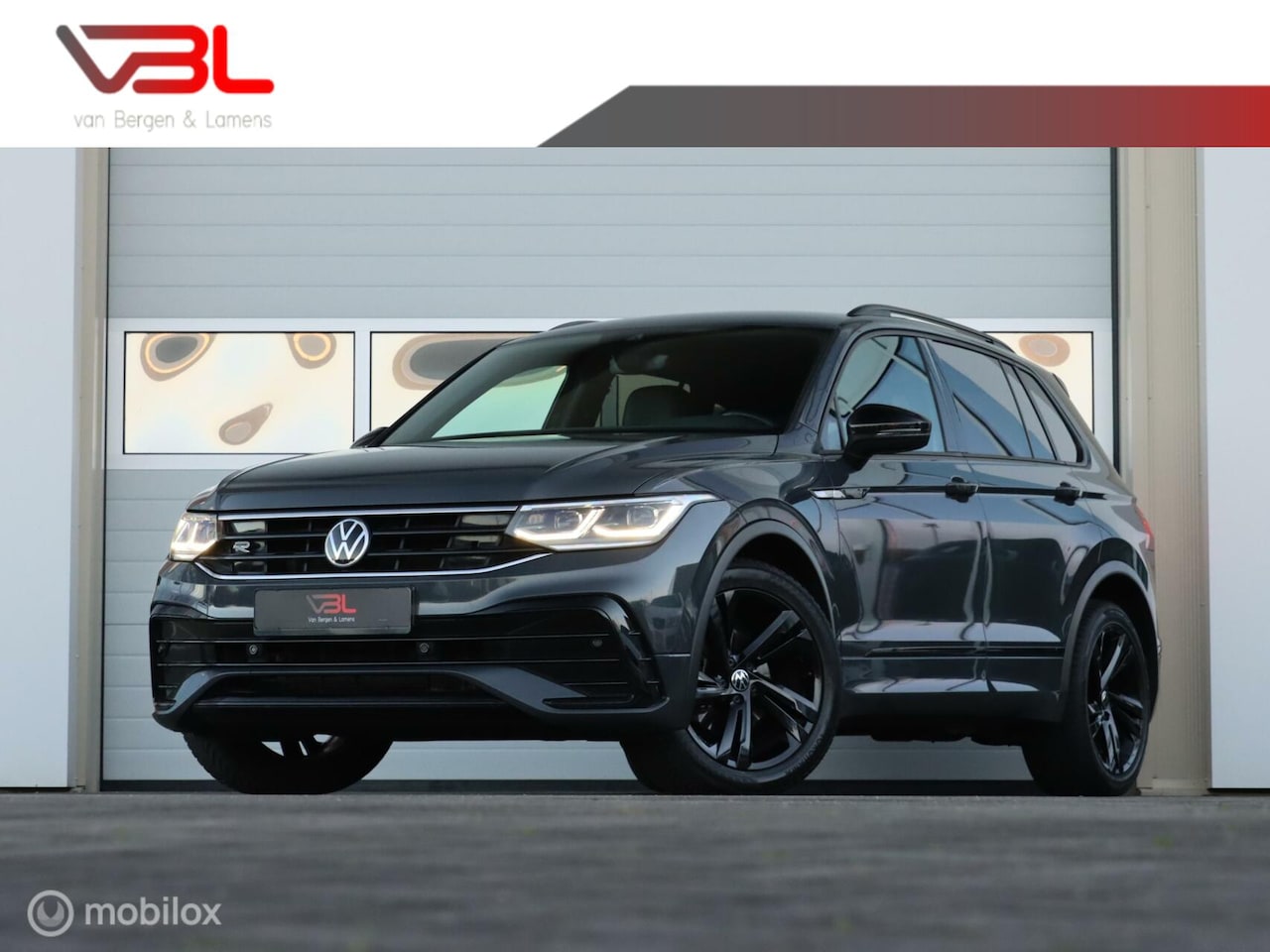 Volkswagen Tiguan - 1.5 TSI R-Line Business+ | IQ LED | 19inch | Trekhaak | - AutoWereld.nl