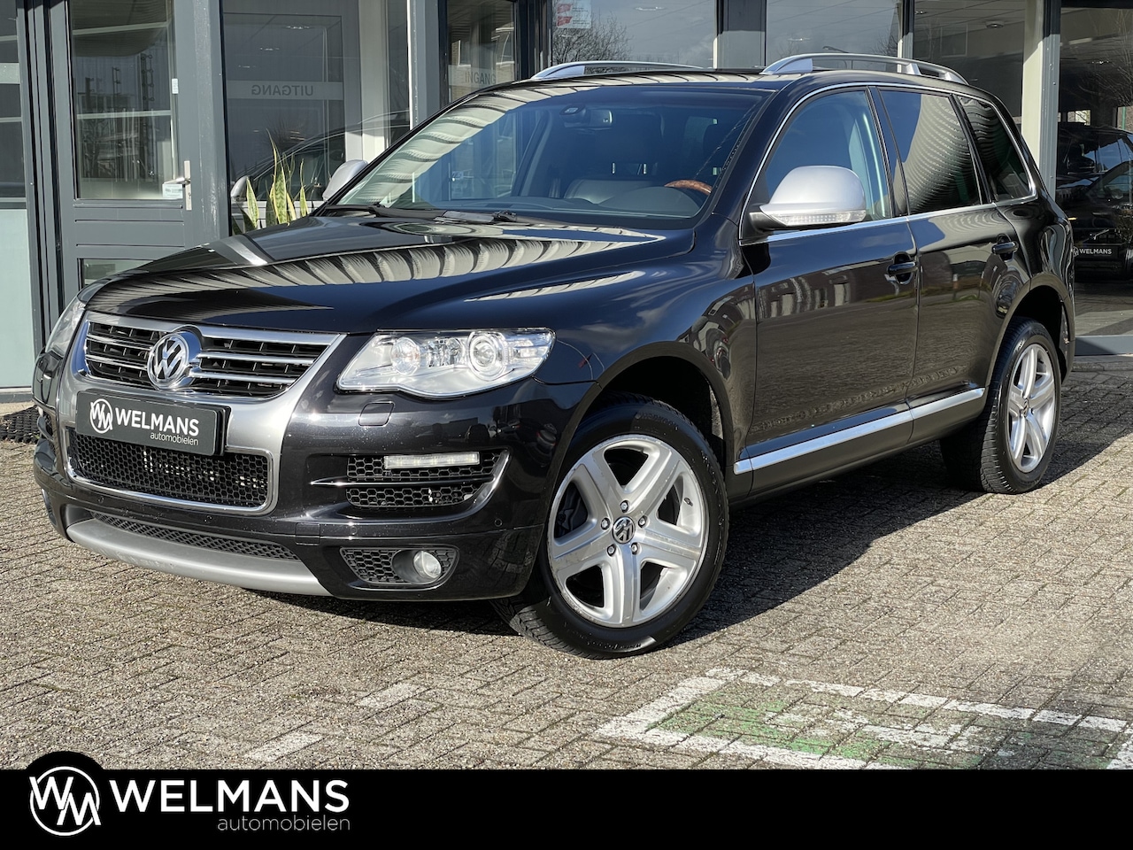 Volkswagen Touareg - 4.2 V8 FSI R-Line Youngtimer l Facelift | Carplay | Schuifdak - AutoWereld.nl