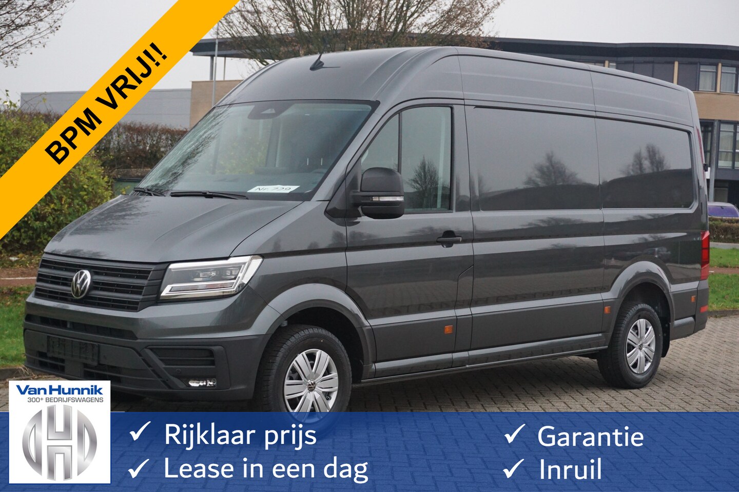 Volkswagen Crafter - 35 177PK L3H3 AUT Facelift BPM VRIJ!! 13" Navi, Camera, Gev. Stoel, LED!! NR. 729 - AutoWereld.nl