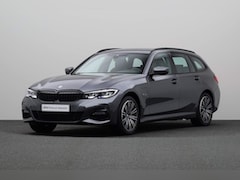 BMW 3-serie Touring - 330e xDrive M-Sport | Verwarmde stoelen | Trekhaak | Verwarmd stuur | Sportstoelen |