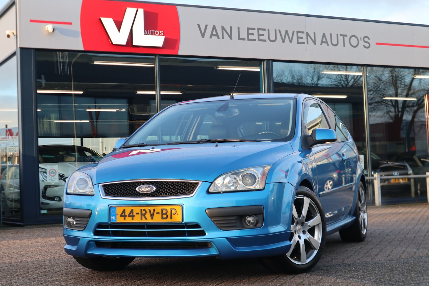 Ford Focus - 1.6-16V Titanium Keyless | Dakje | Stoelverwarming - AutoWereld.nl