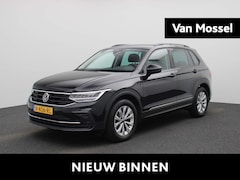 Volkswagen Tiguan - 1.5 TSI Life 150 PK | WORDT VERWACHT | Automaat | Navigatie | Parkeersensoren | Adaptieve