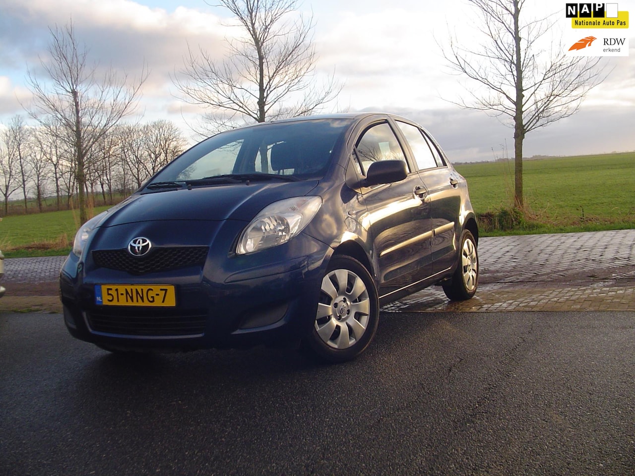 Toyota Yaris - 1.3 VVTi Comfort / Airco / 6 versnellingen / NL auto - AutoWereld.nl