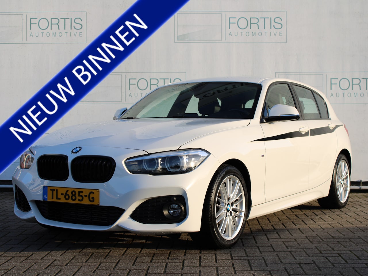 BMW 1-serie - 116i Corporate Lease Executive M Sport NL AUTO | LEDER | NAVI | LMV | DEALER ONDERHOUDEN | - AutoWereld.nl