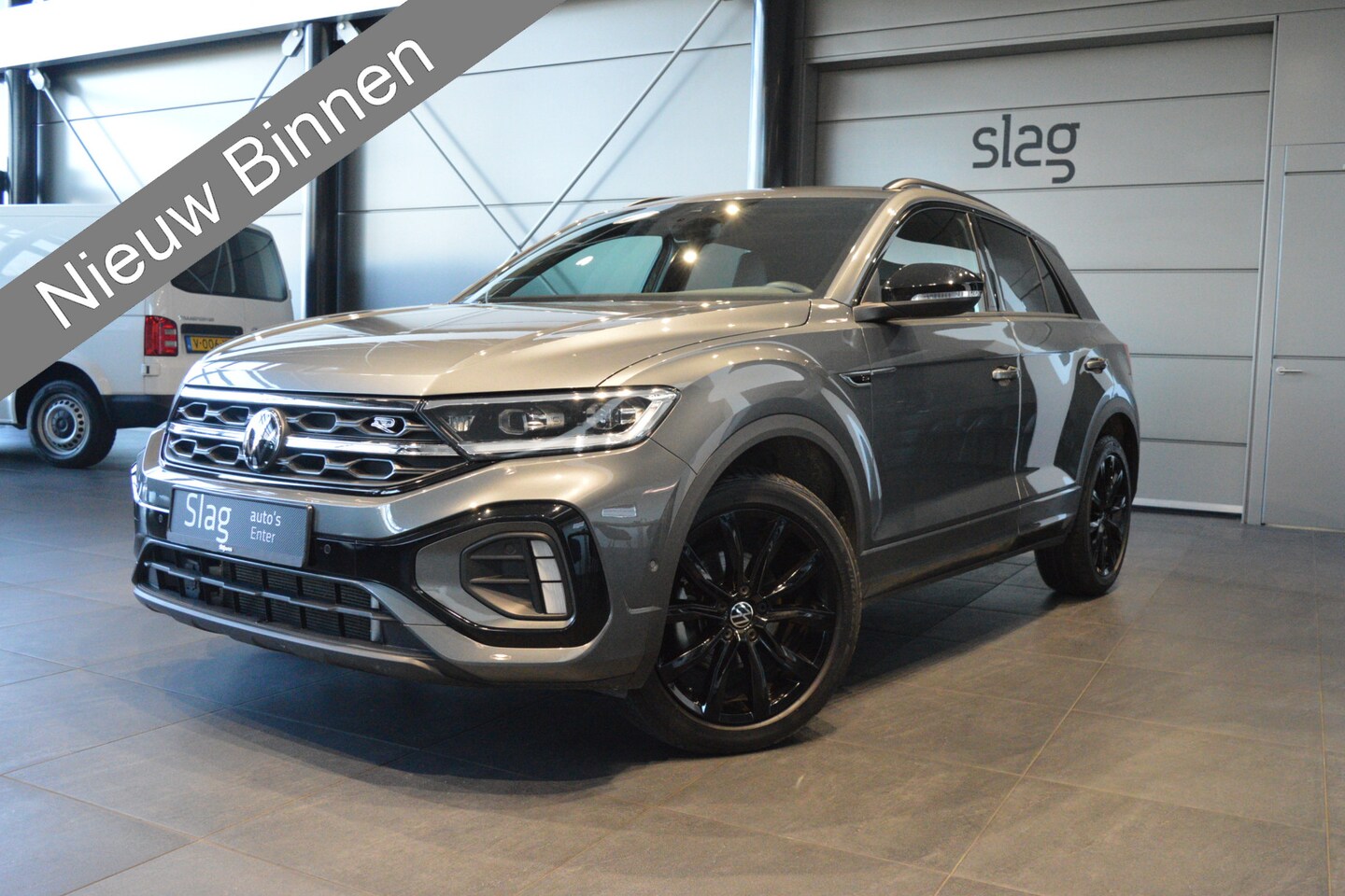 Volkswagen T-Roc - 1.5 TSI 3X R-Line navi keyless camera pdc 18 inch 150 pk !! - AutoWereld.nl