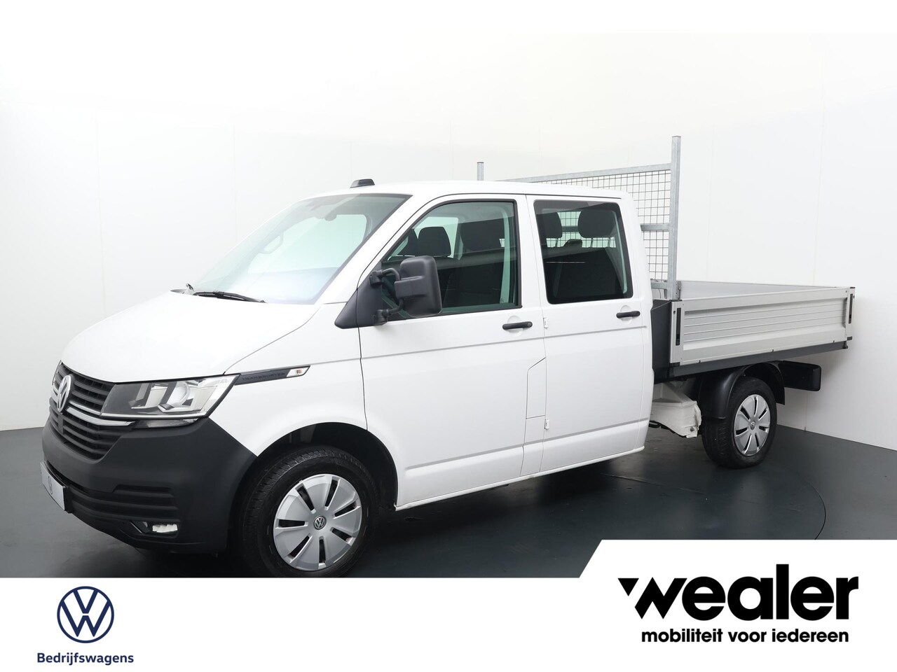 Volkswagen Transporter - 2.0 TDI L2H1 DC 30 Comfortline | 110 PK | Trekhaak | Navigatiesysteem |  DAB | - AutoWereld.nl